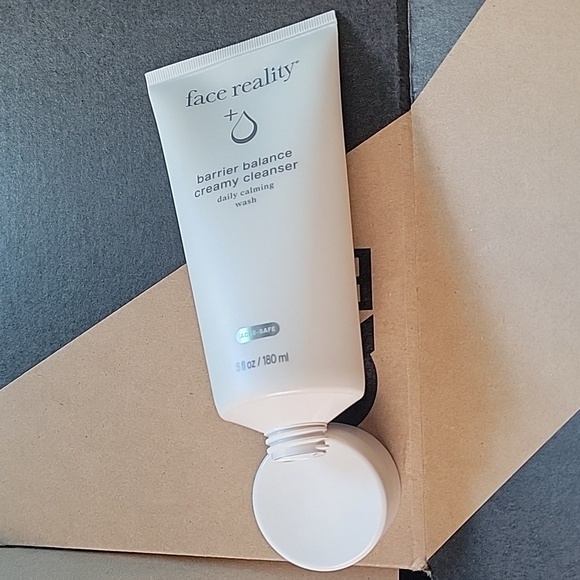 Face Reality Barrier Balance Creamy Cleanser - Picture 4 of 7
